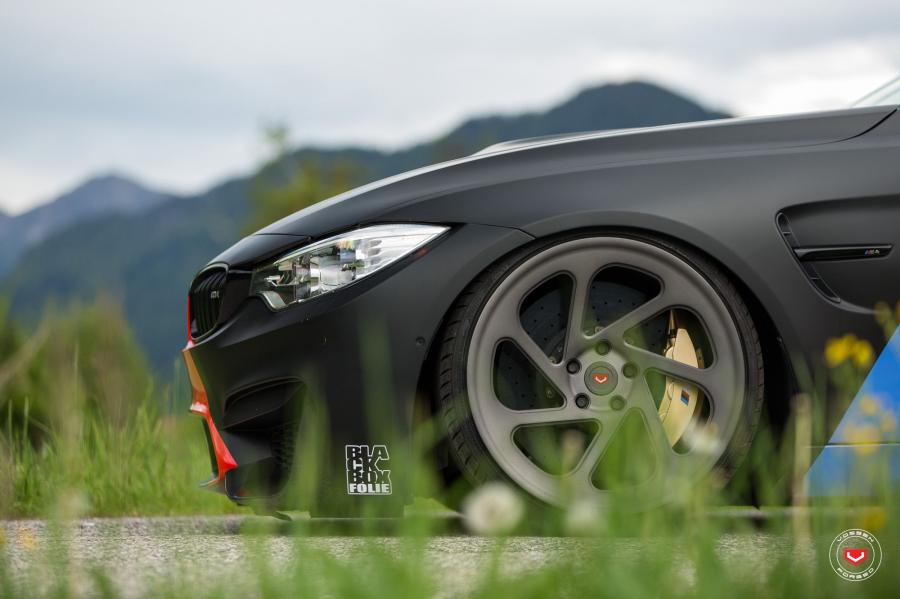 Детали экстерьера BMW M4 Coupe on Vossen Wheels (LC-108T) 2017 года  (фото 20 из 32)
